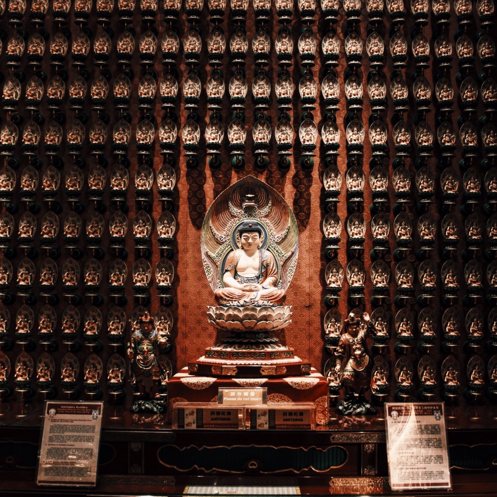 Buddha Amitabha, Cahaya Tanpa Batas